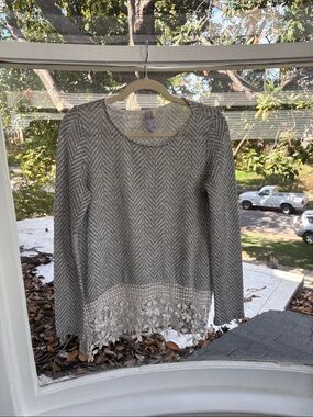 Alya Gray Chevron Long Sleeve Top with Cream Lace Hem